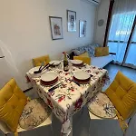 The Sun - With Pool Apartamento